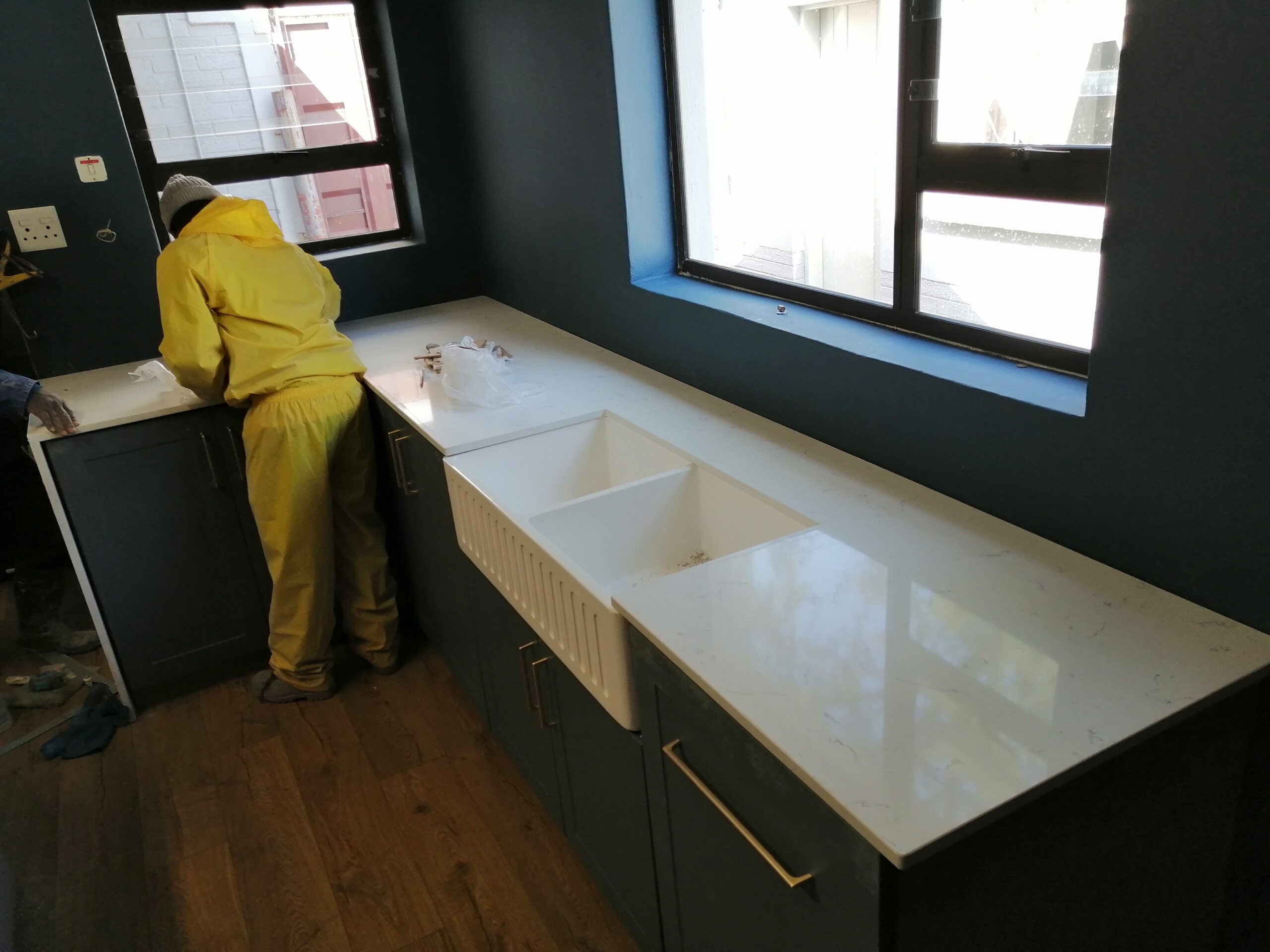 cutting of granite quartz