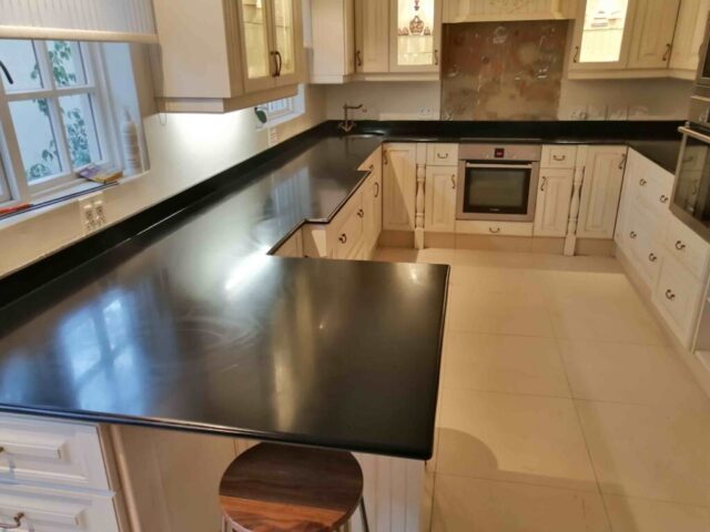 black quartz kitchen countertops